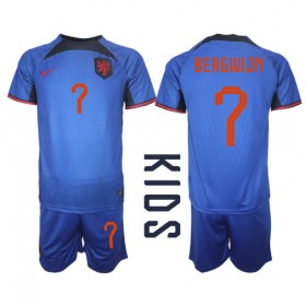 Baby Fußballbekleidung Niederlande Steven Bergwijn #7 Auswärtstrikot WM 2022 Kurzarm (+ kurze hosen)